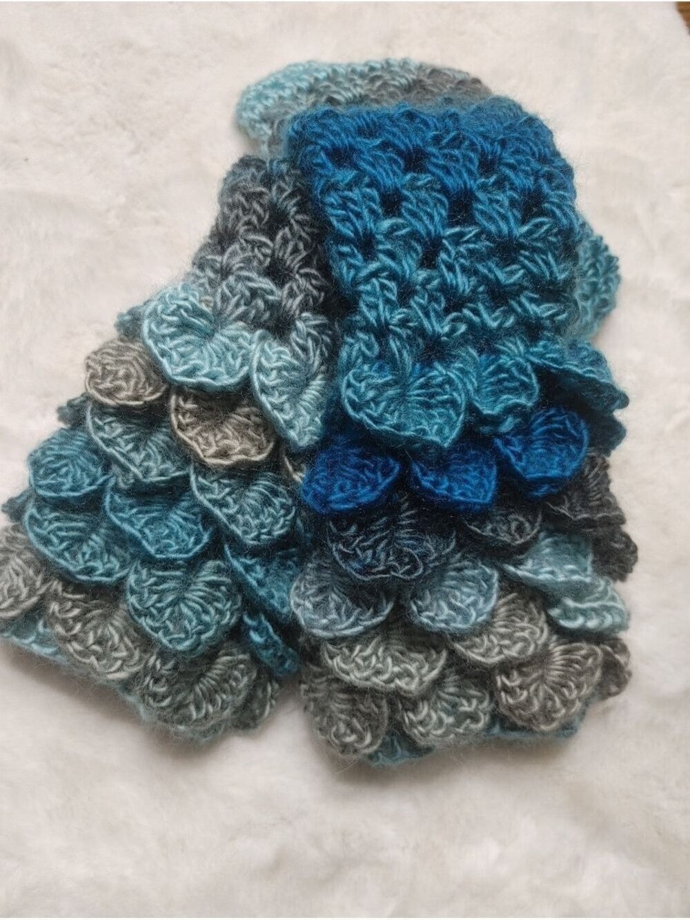 Handmade Crocheted Dragonscale Fingerless Texting Gloves Turquoise/Grey